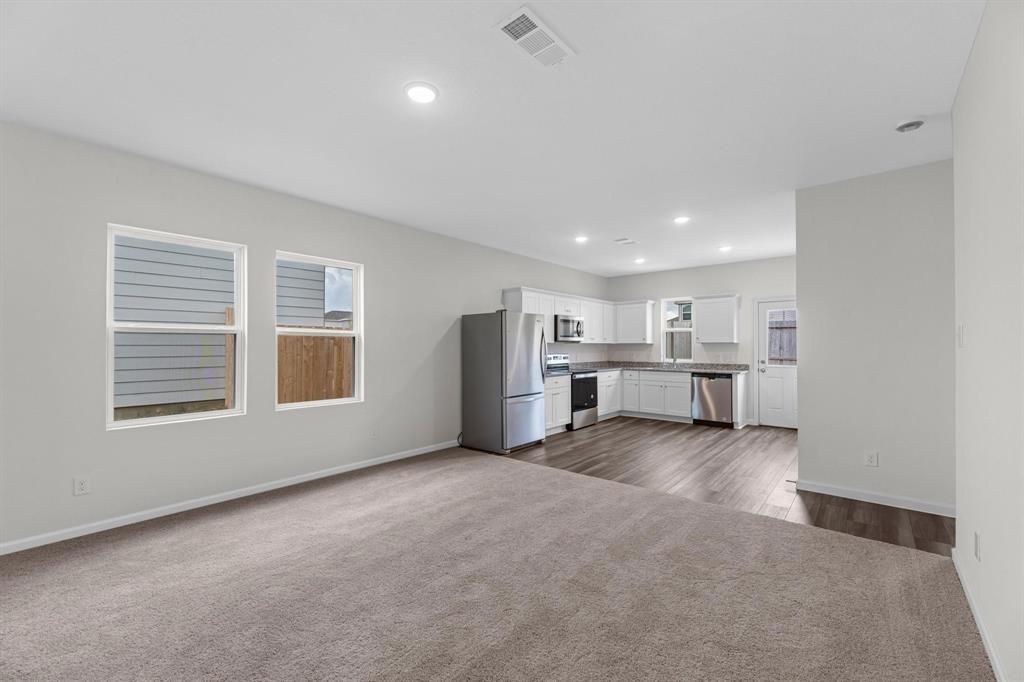 22495 Kinley Street — photo