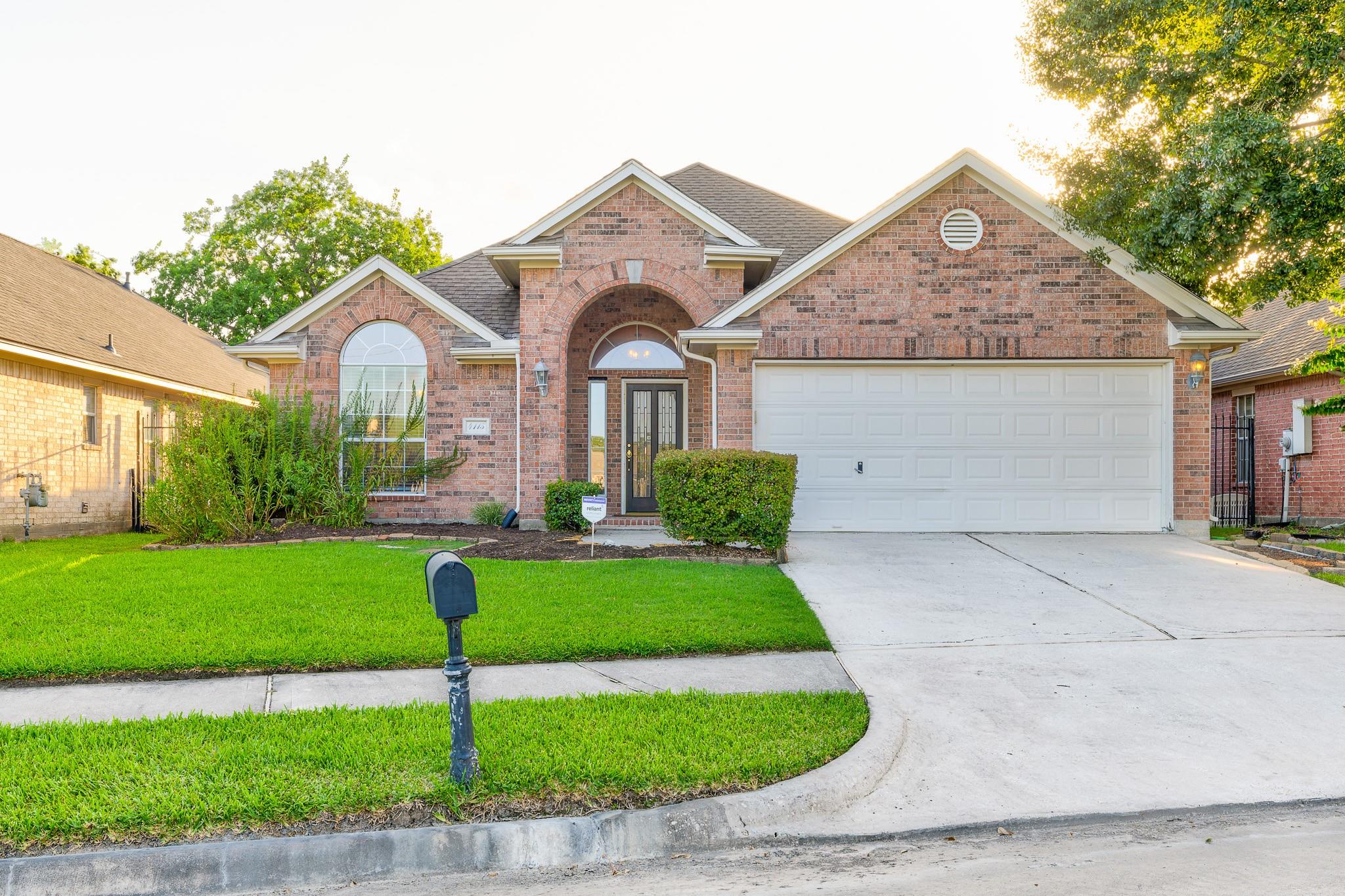 4115 Applerock Drive — photo
