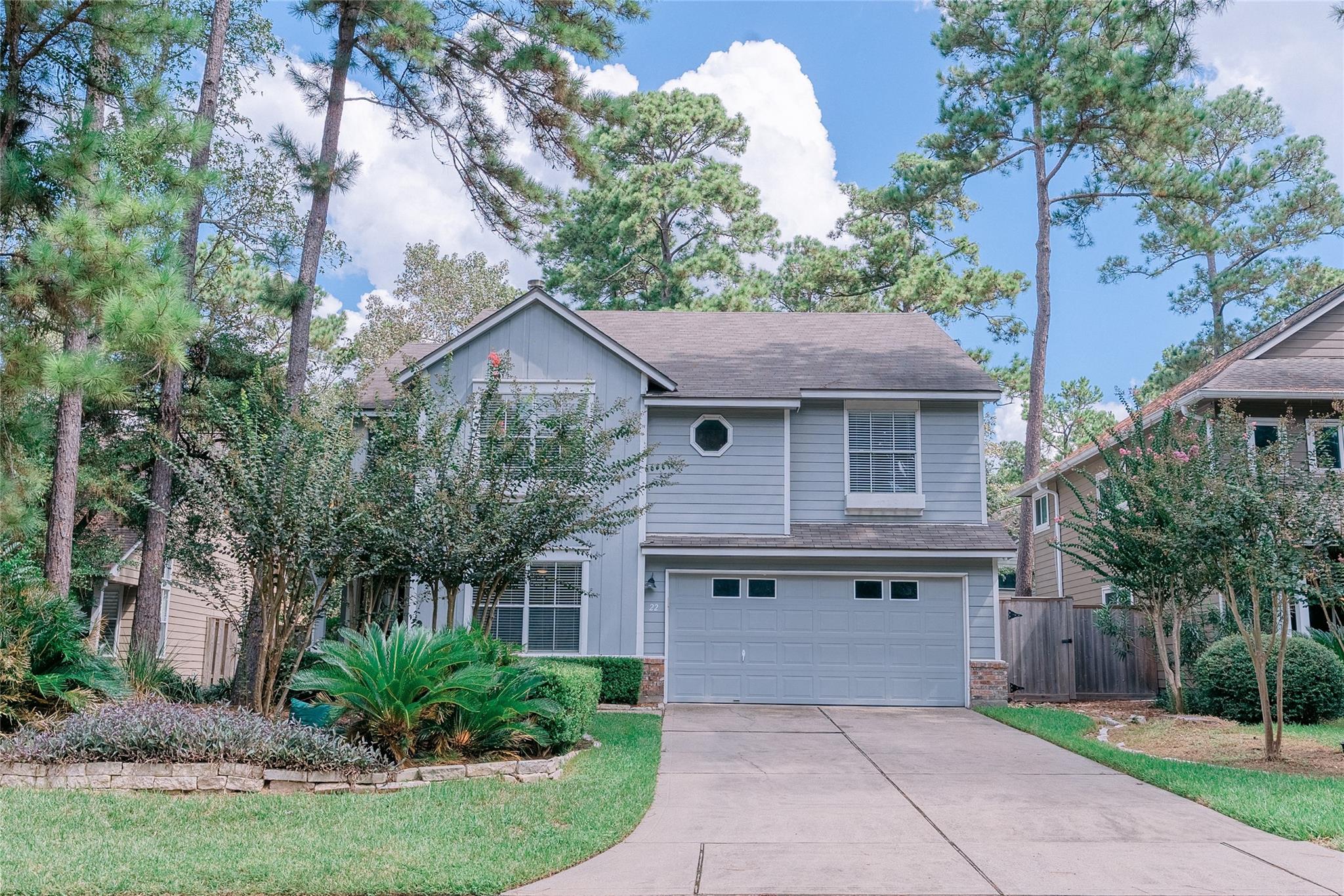 22 E New Avery Place, The Woodlands, TX 77382 — photo 2
