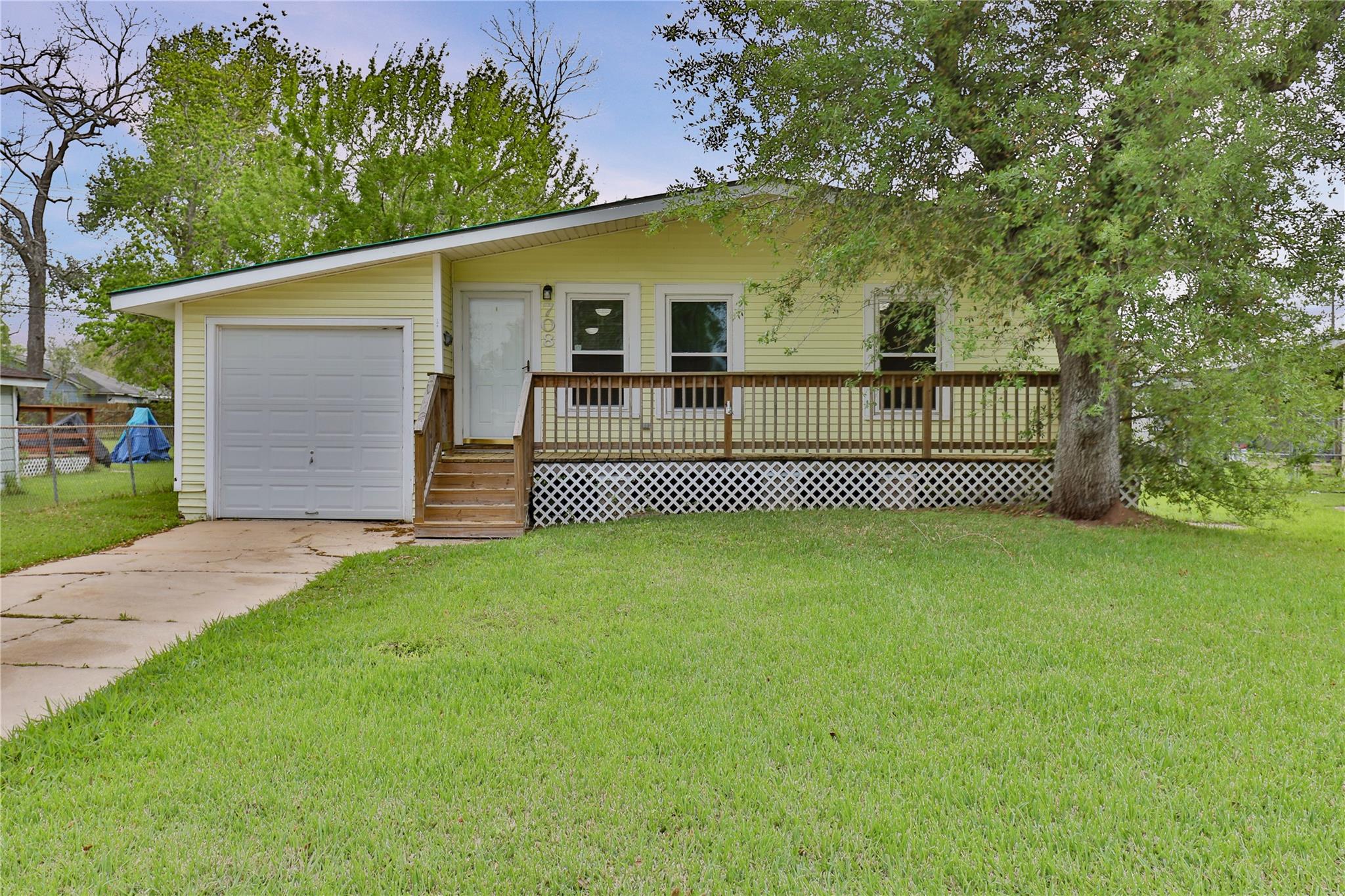 708 Winding Way Street — photo