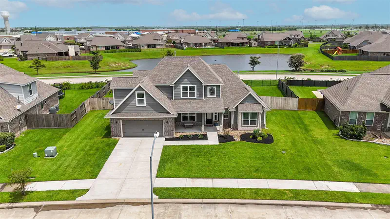 14407 Meadowlands Drive — photo