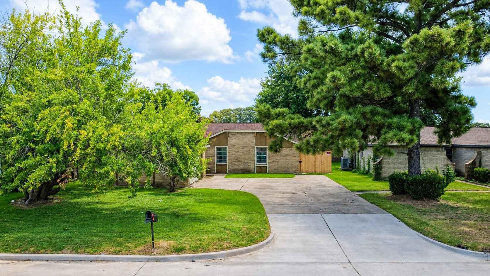 8710 Parkway Forest Drive — photo
