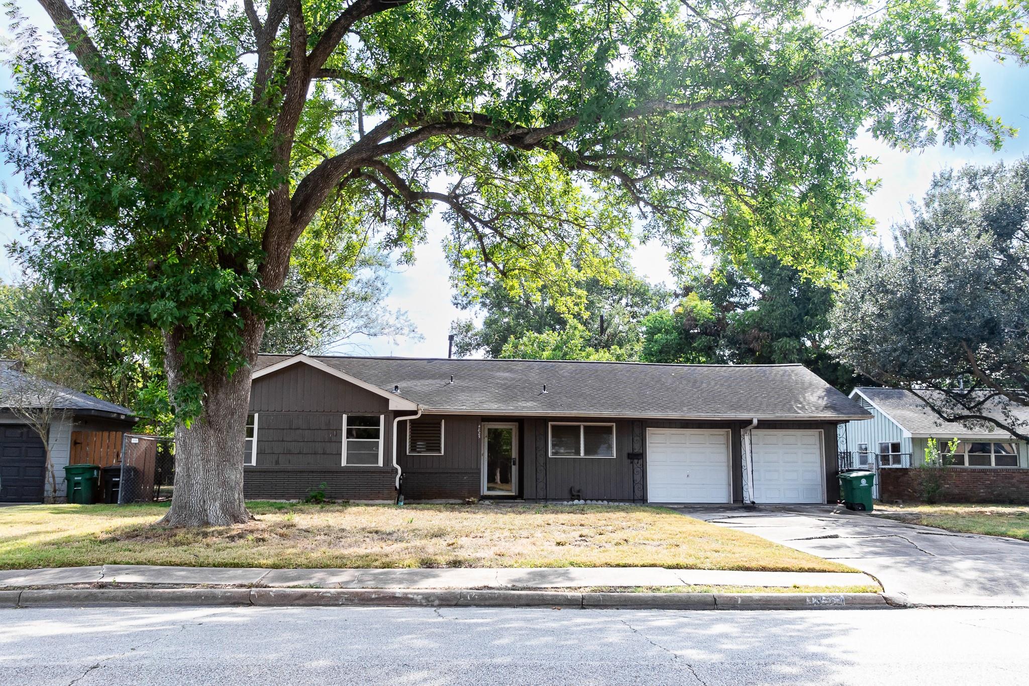 4825 Hummingbird Street — photo