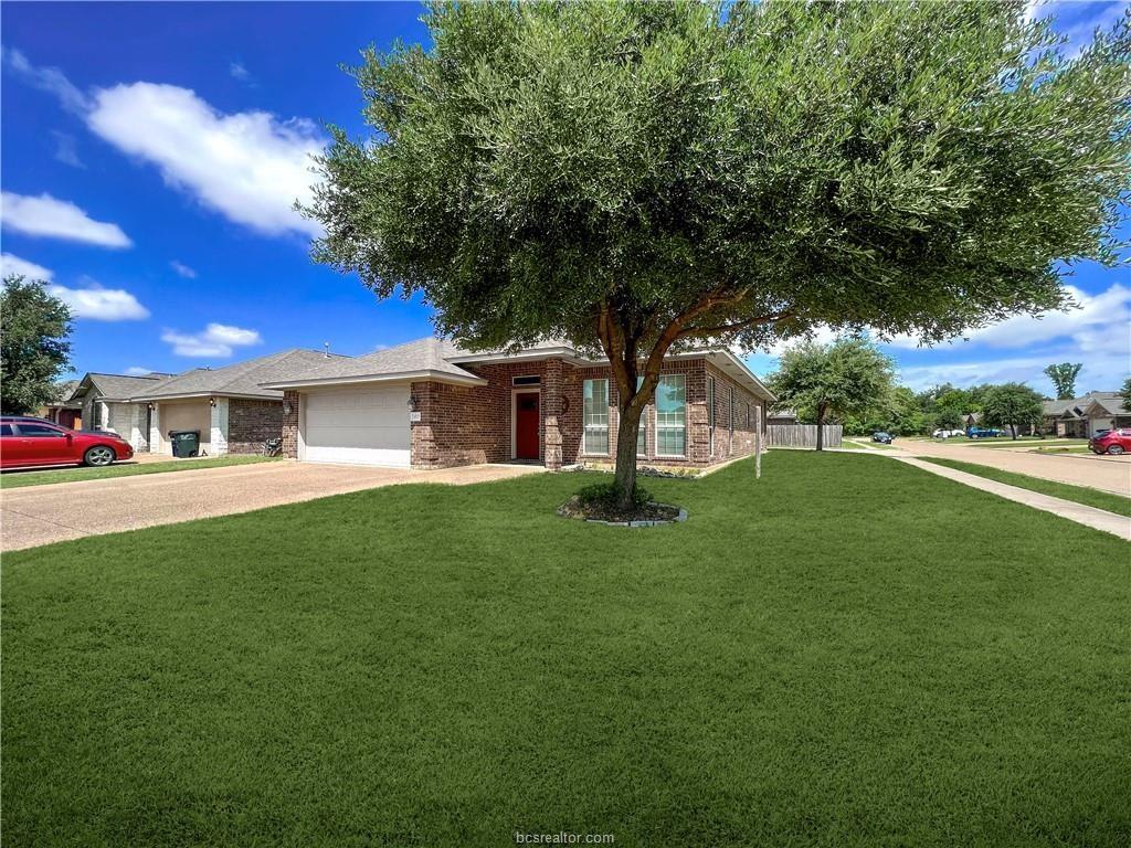 1027 Emerald Dove Avenue — photo