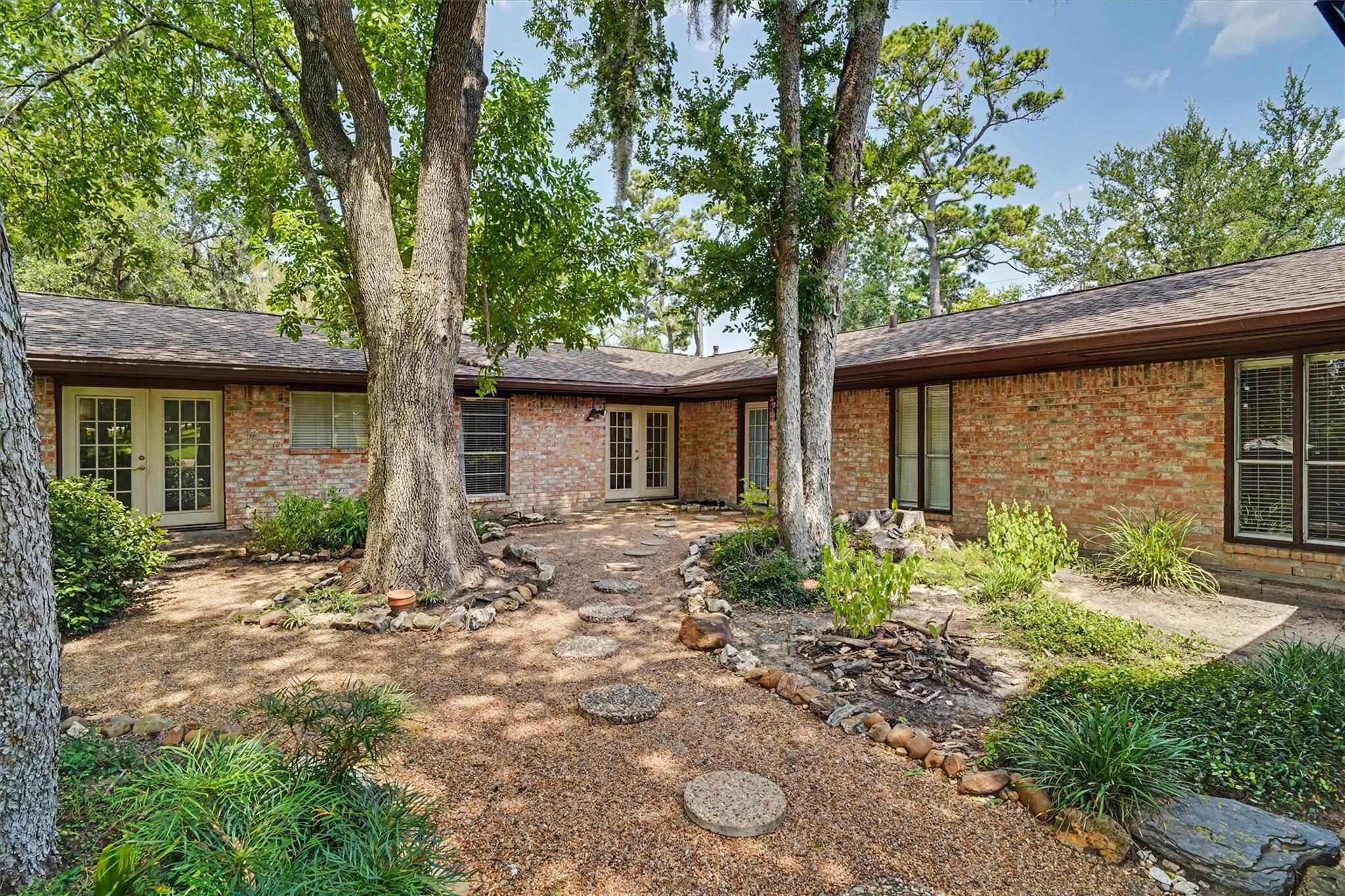 2301 Longwood Drive — photo