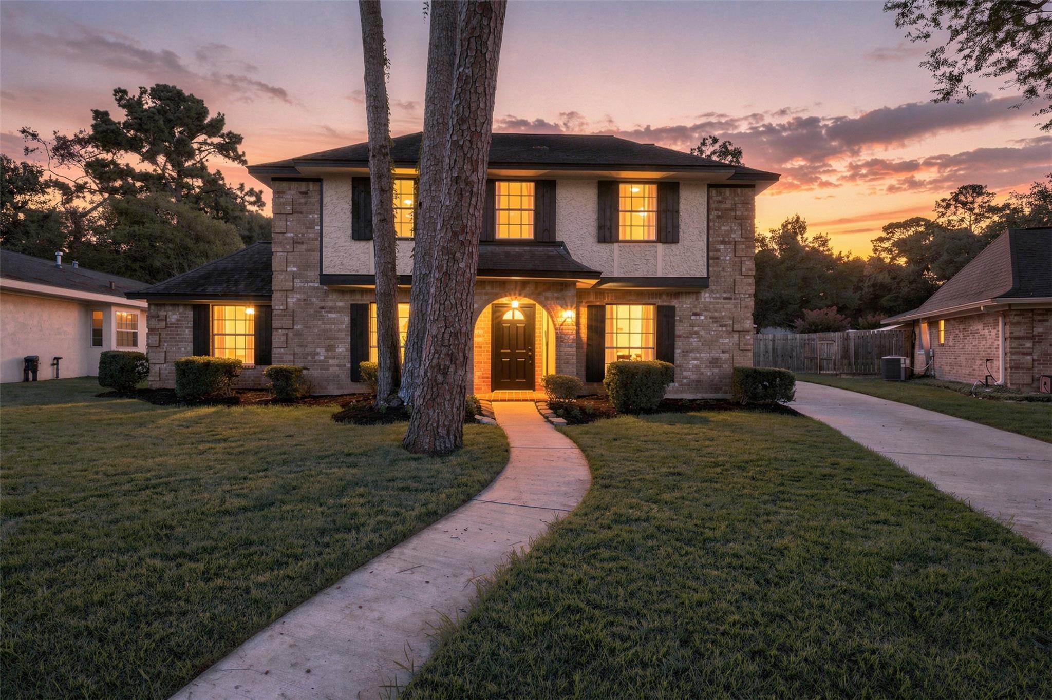 8119 Pine Green Lane — photo