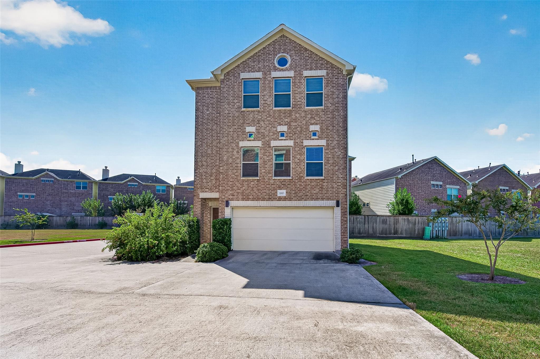 11603 Main Fir Drive — photo