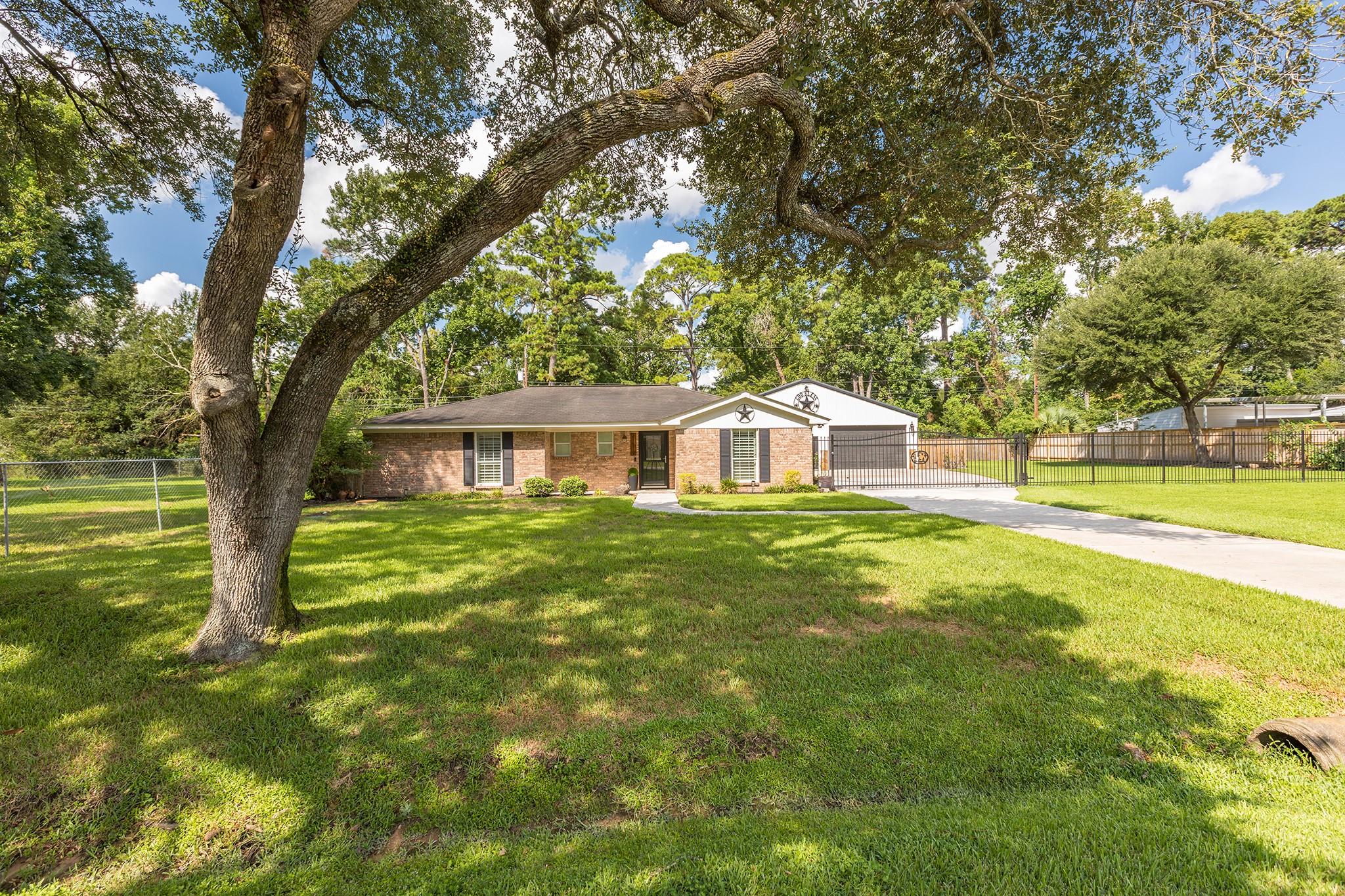 21519 Tophill Drive — photo