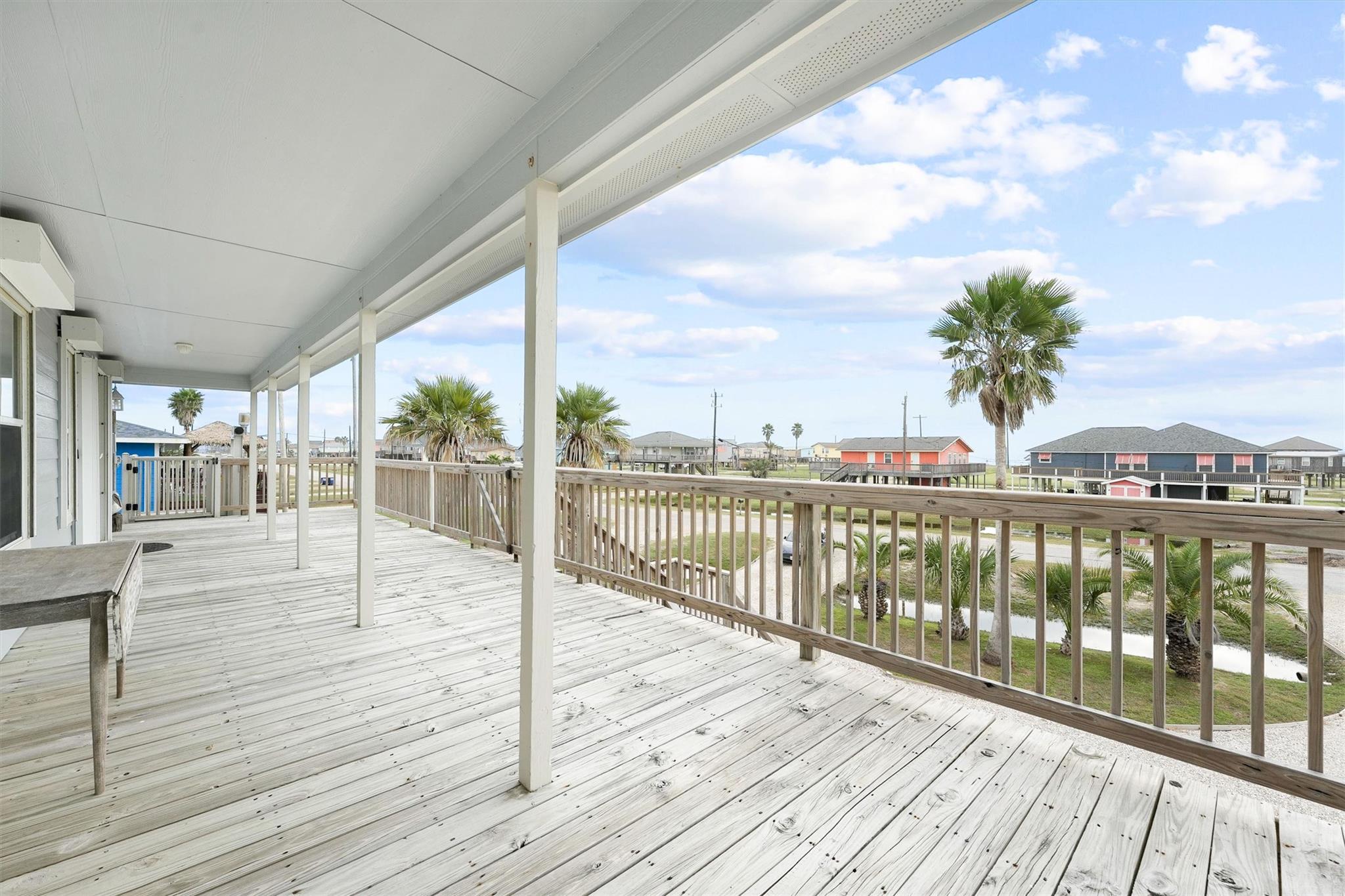 904 Surf Drive — photo
