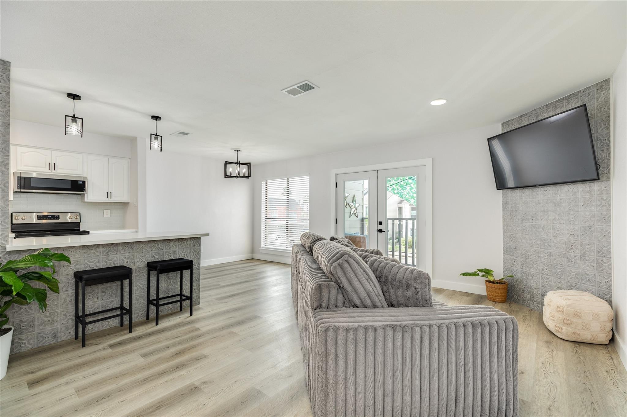 3220 69th Street #F5 — photo