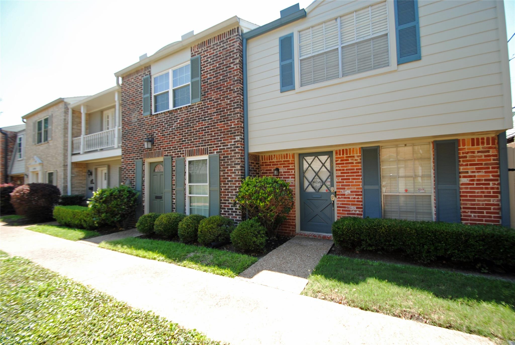 12739 Huntingwick Drive #151 — photo