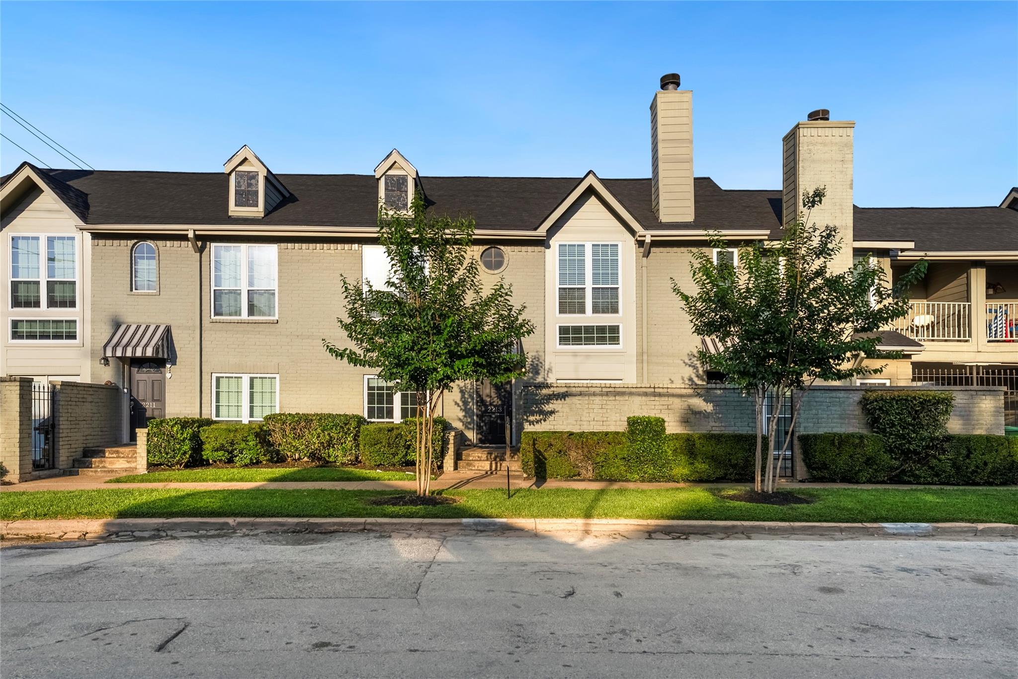 2213 Stanford Street #2213 — photo
