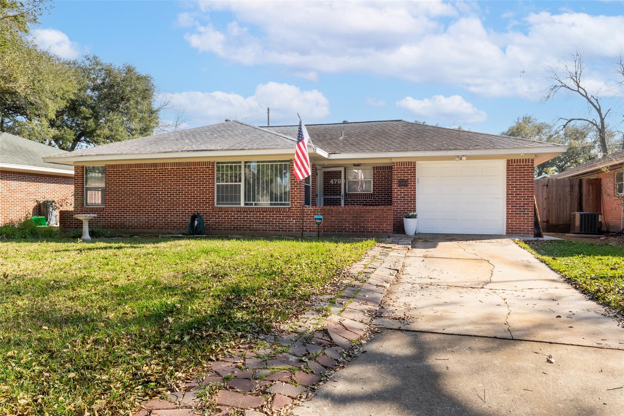 4709 Sanford Road — photo