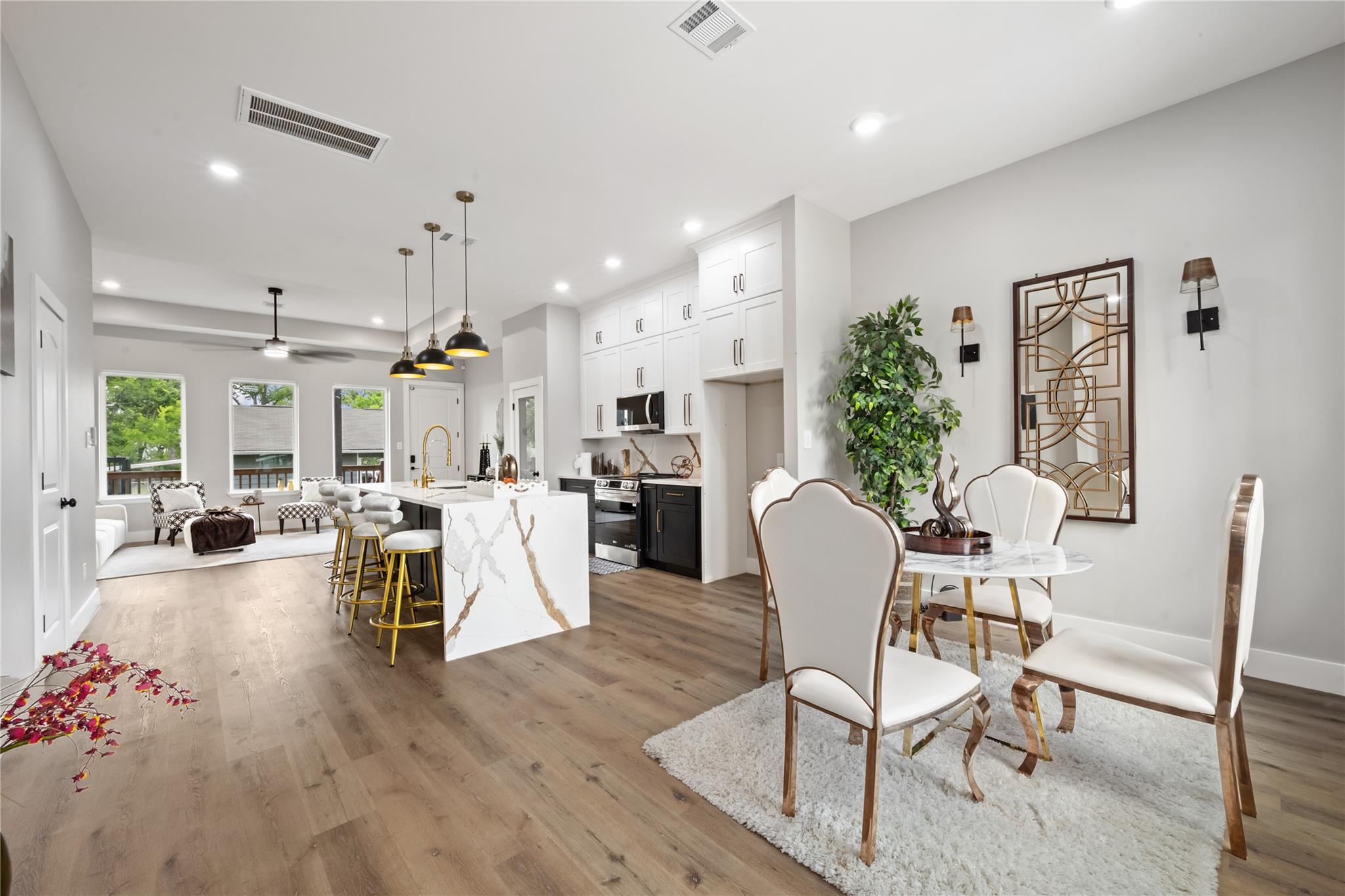 5947 Collingsworth Street — photo