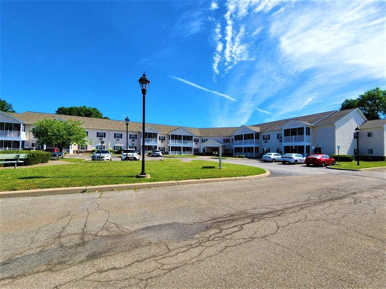 100 Canal View Dr, NY — photo