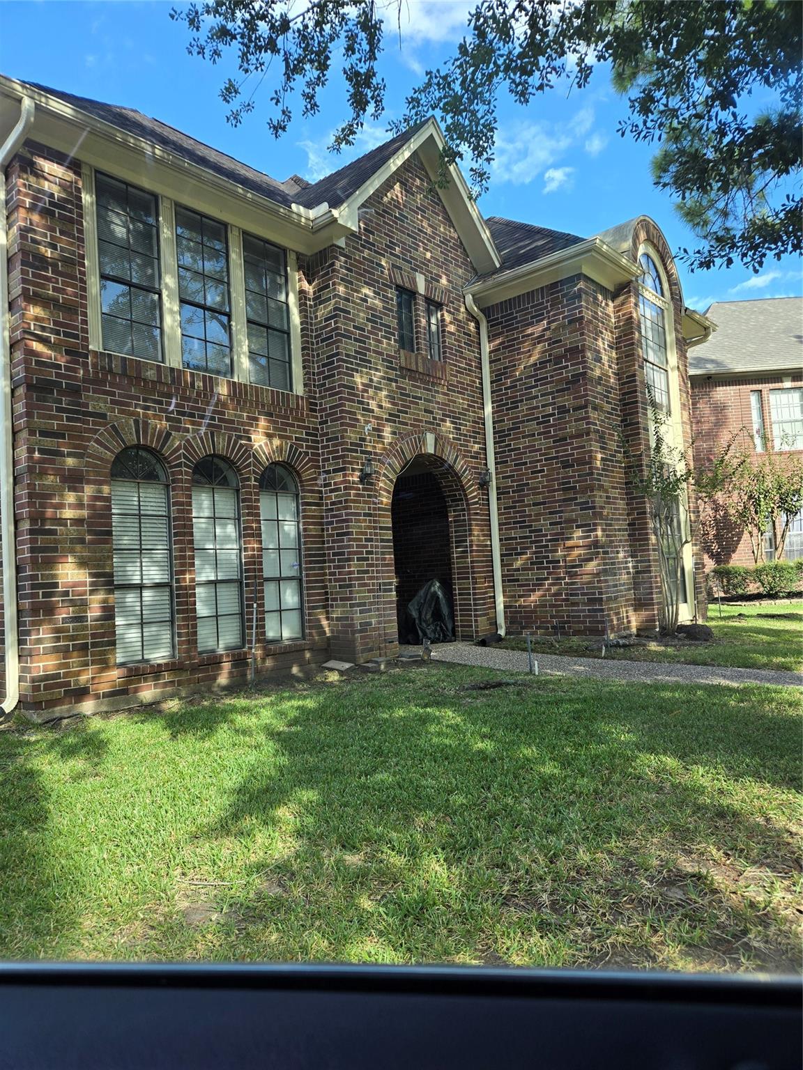 9911 Chalford Drive — photo