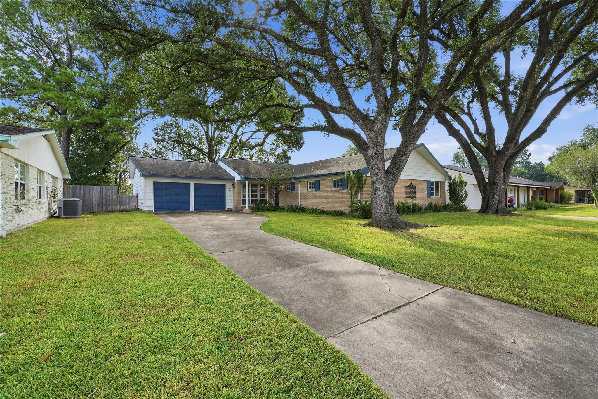 9811 Greenwillow Street — photo