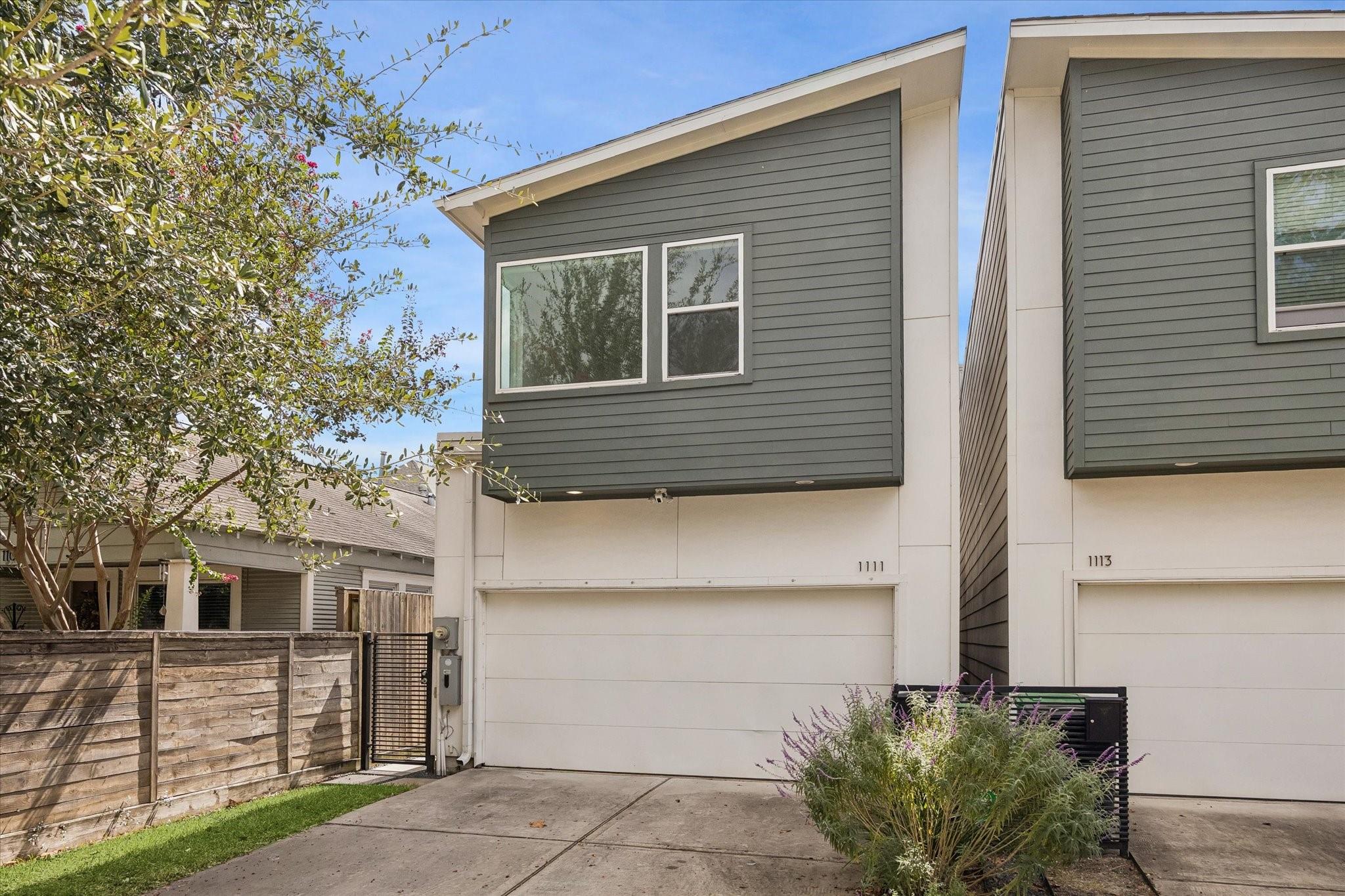 1111 Louise Street — photo