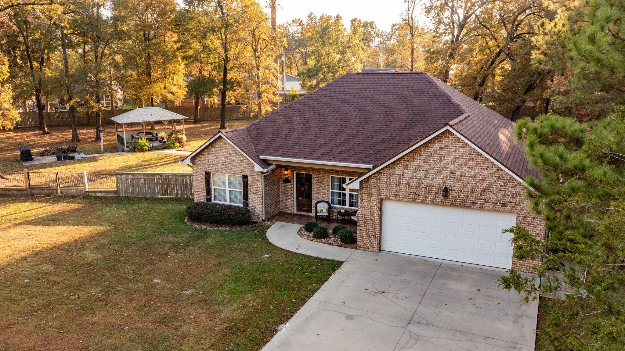 203 Lariat Lane — photo