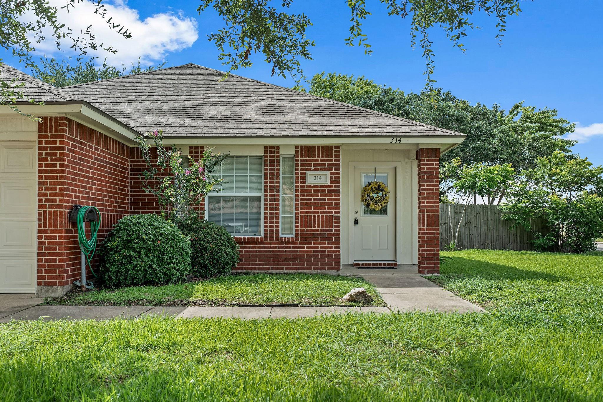 314 Rouen Drive, Port Lavaca, TX 77979 — photo 2