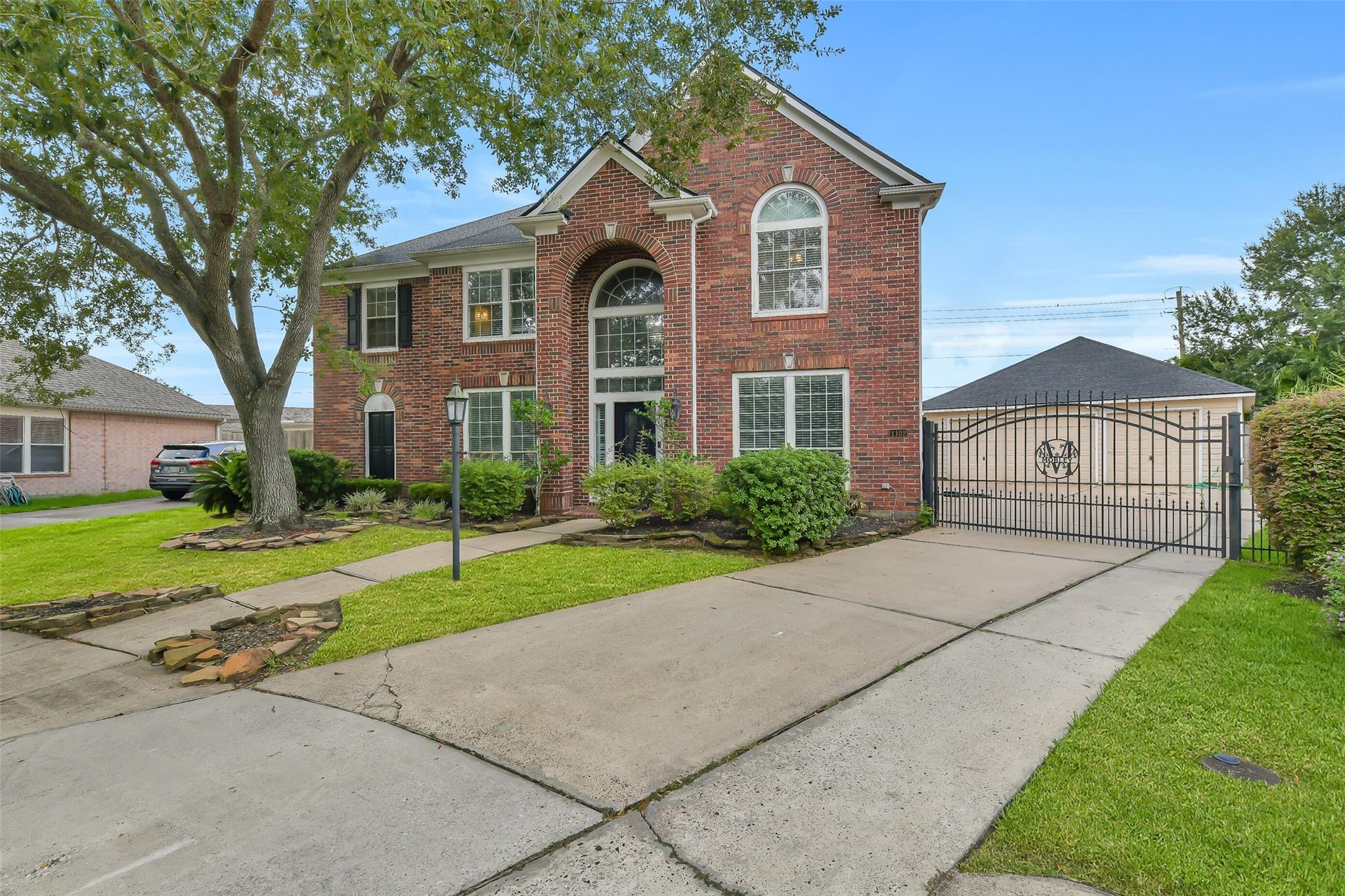 1102 Rippling Springs — photo