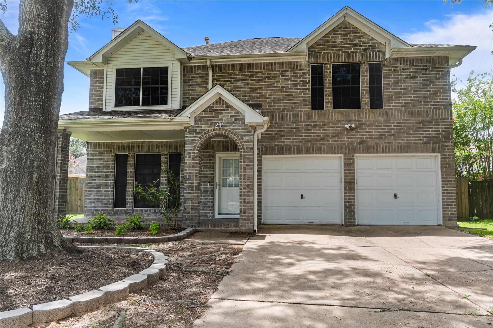 1245 Hunter Wood Drive — photo