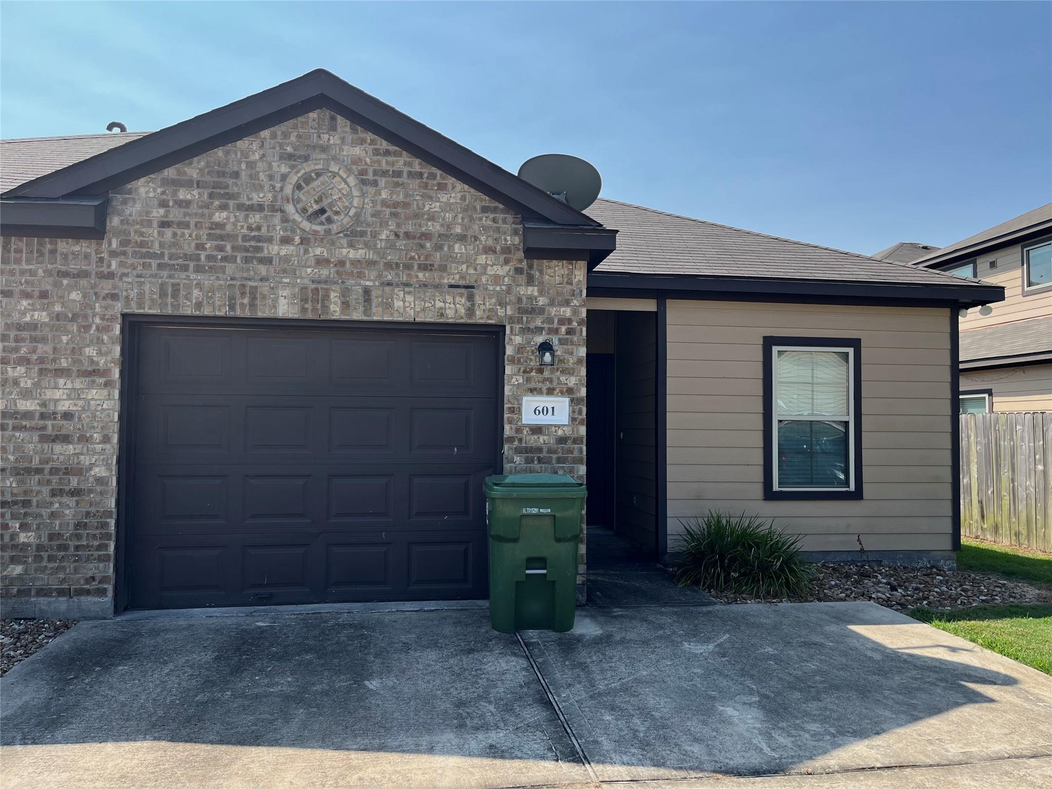 601 Rosewood Street — photo