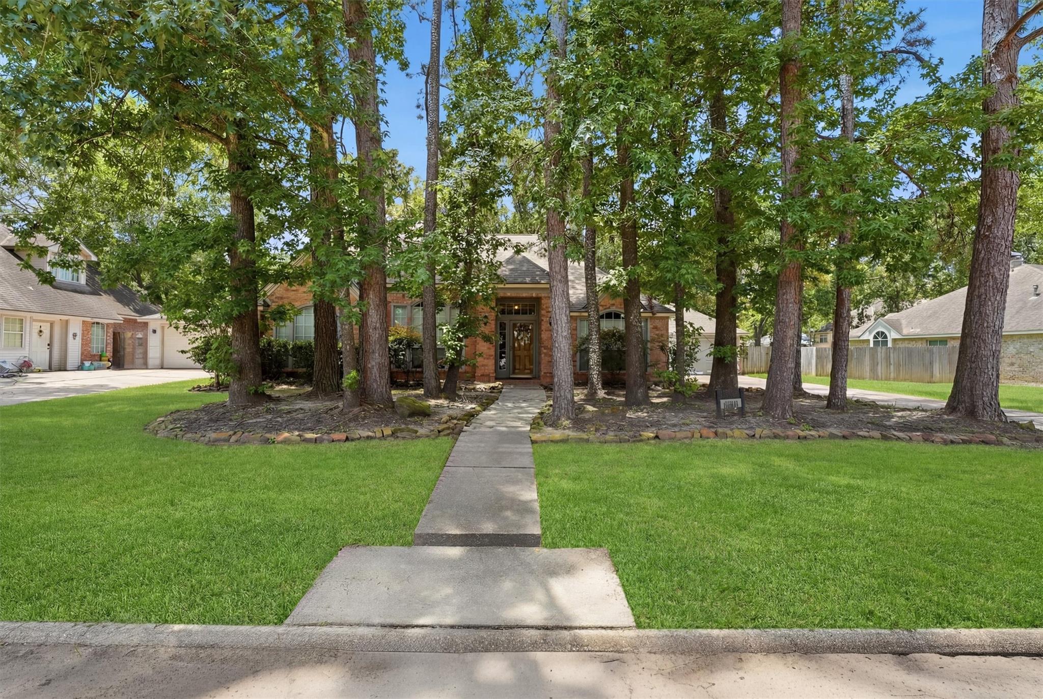 18811 Racquet Sports Way — photo