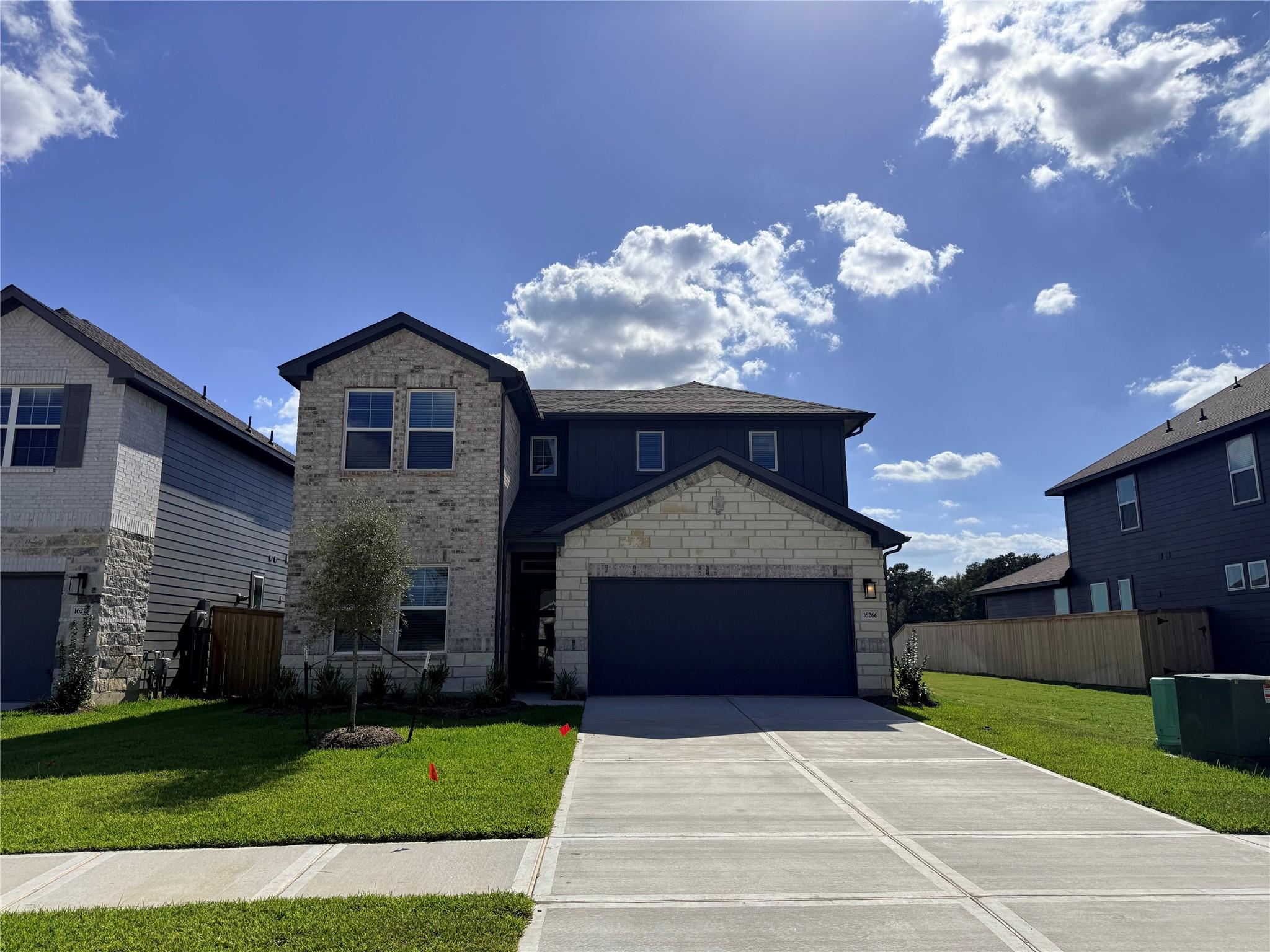 16266 Parish Pointe Court — photo