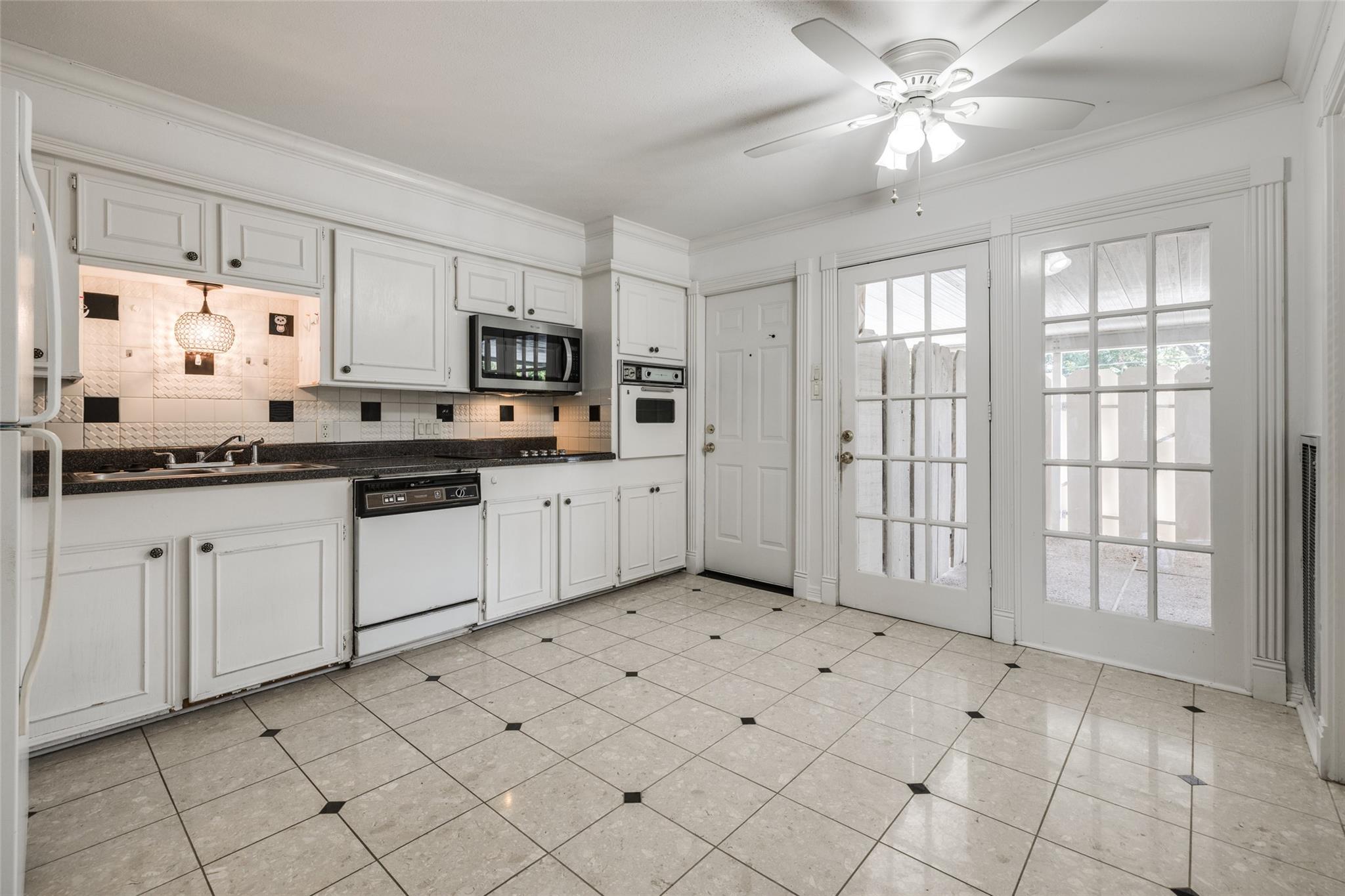 7225 Beechnut Street #D — photo