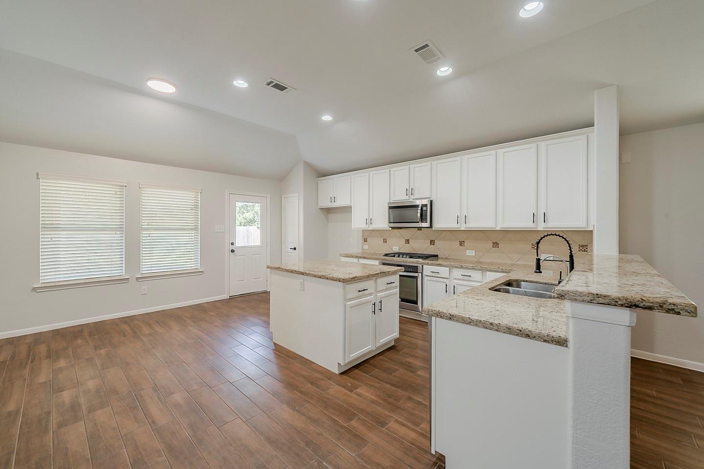 9610 Ocean Drive, Rosharon, TX 77583 — photo 2