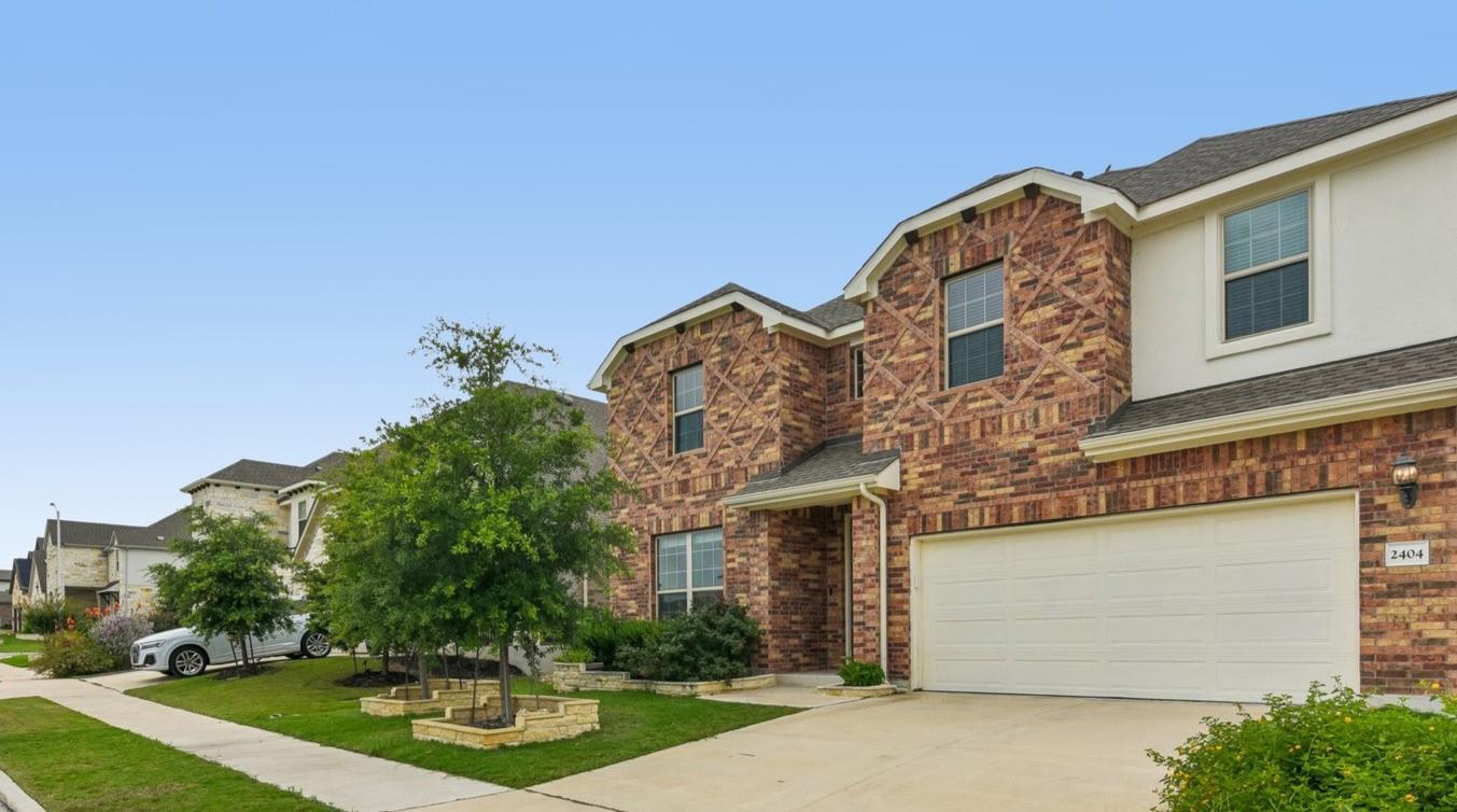 2404 Clear Pond View — photo