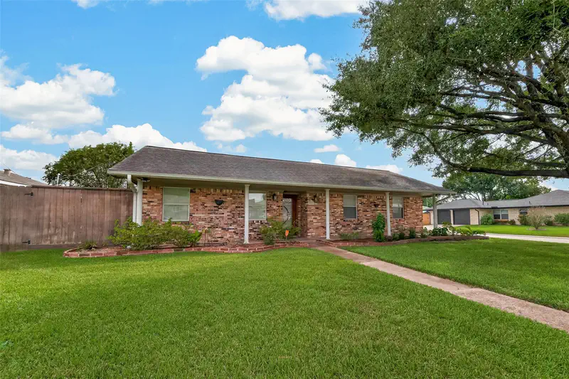 2210 Lazybrook Drive — photo
