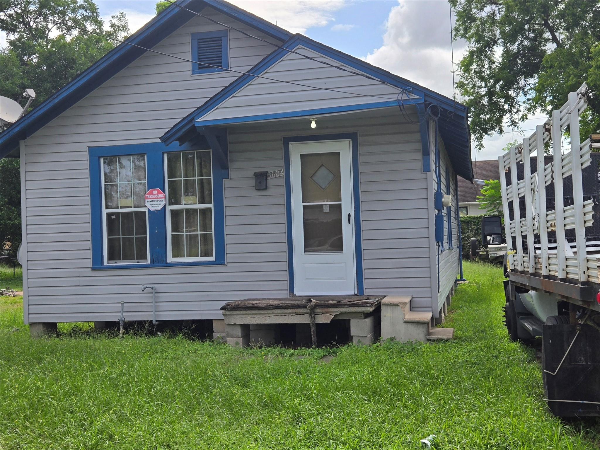 5604 Gano — photo