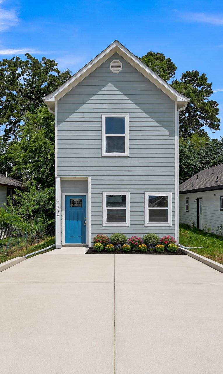 11756 White Cedar Street — photo