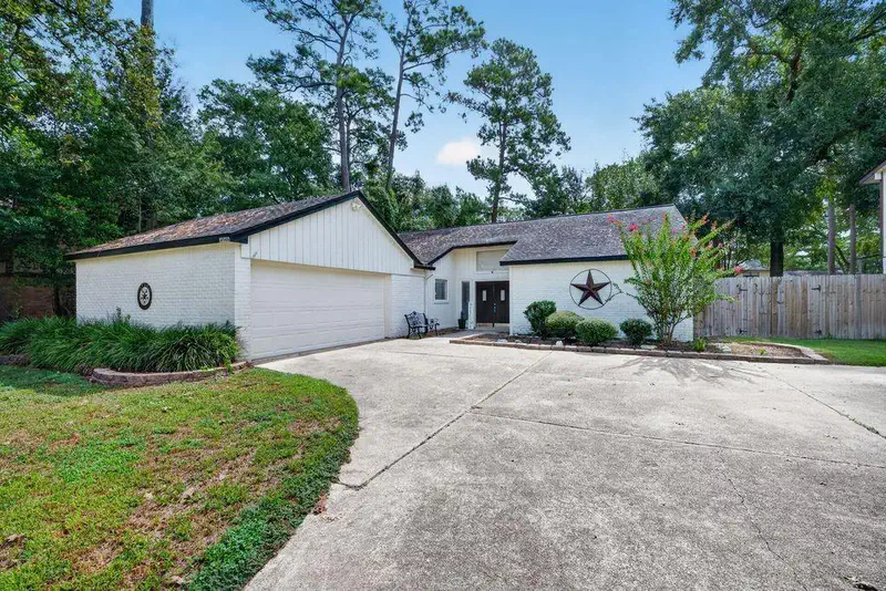 14946 Spring Lake Drive — photo
