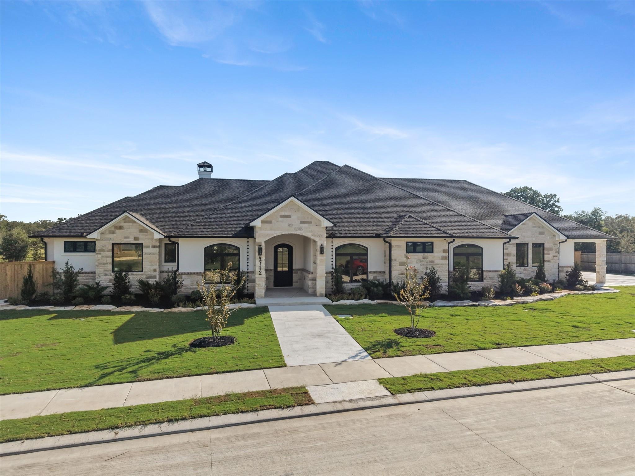 4712 Foxglove Court — photo