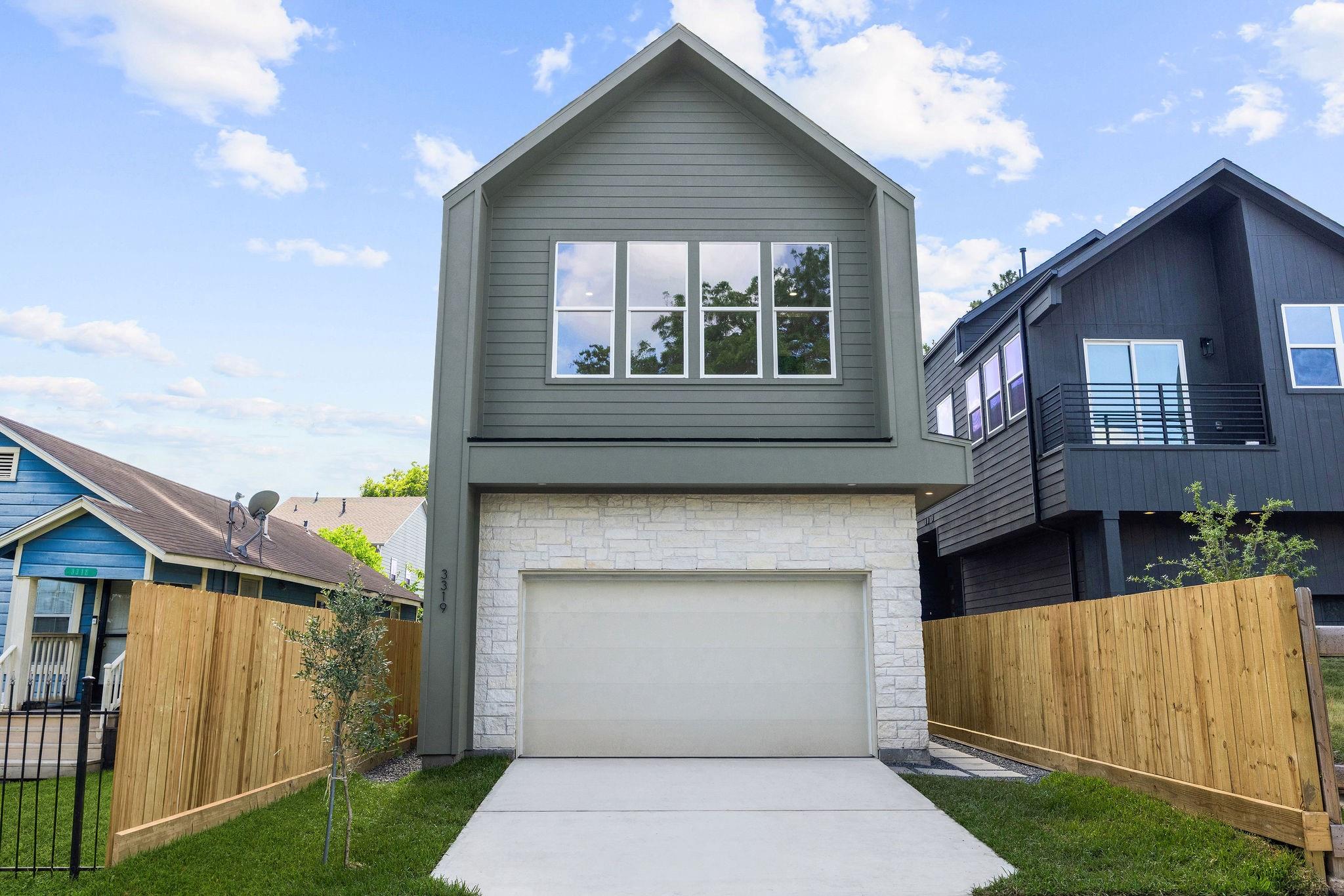 3319 Rogers Street — photo