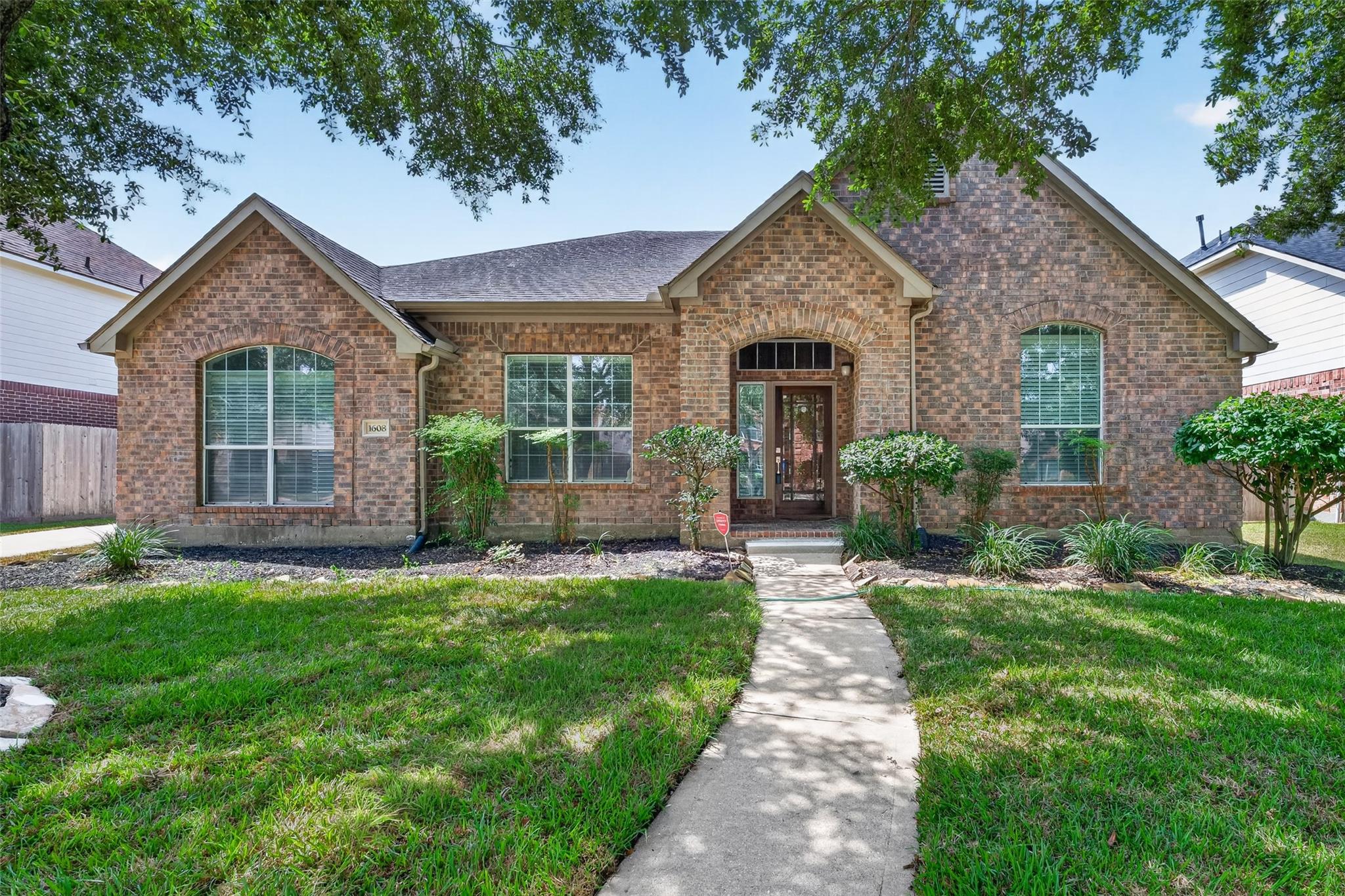 1608 Spring Glen Lane — photo