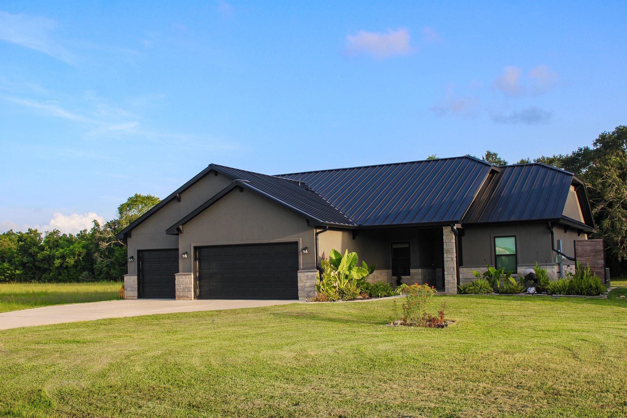 925 Chuckwagon Trail — photo