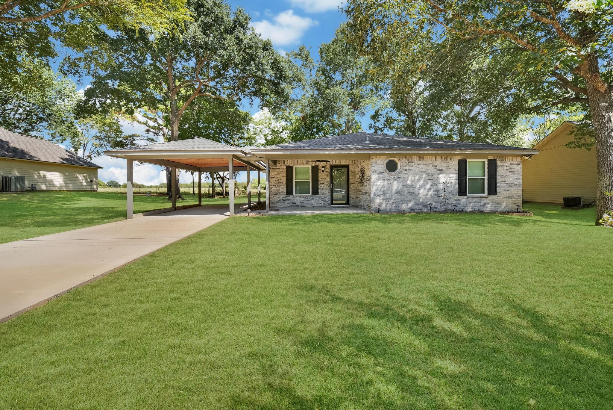 11950 N Ridgeway Drive — photo