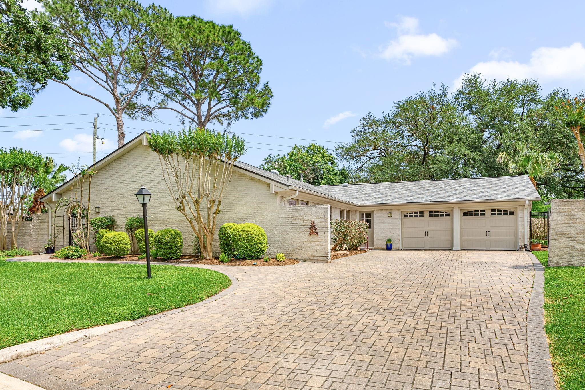 3110 Lynbrook Court — photo