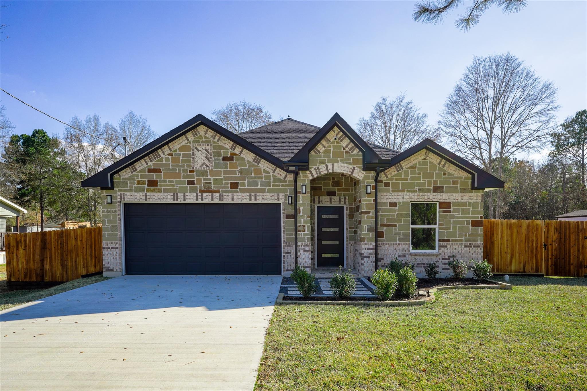 408 County Rd 3414, Cleveland, TX 77327