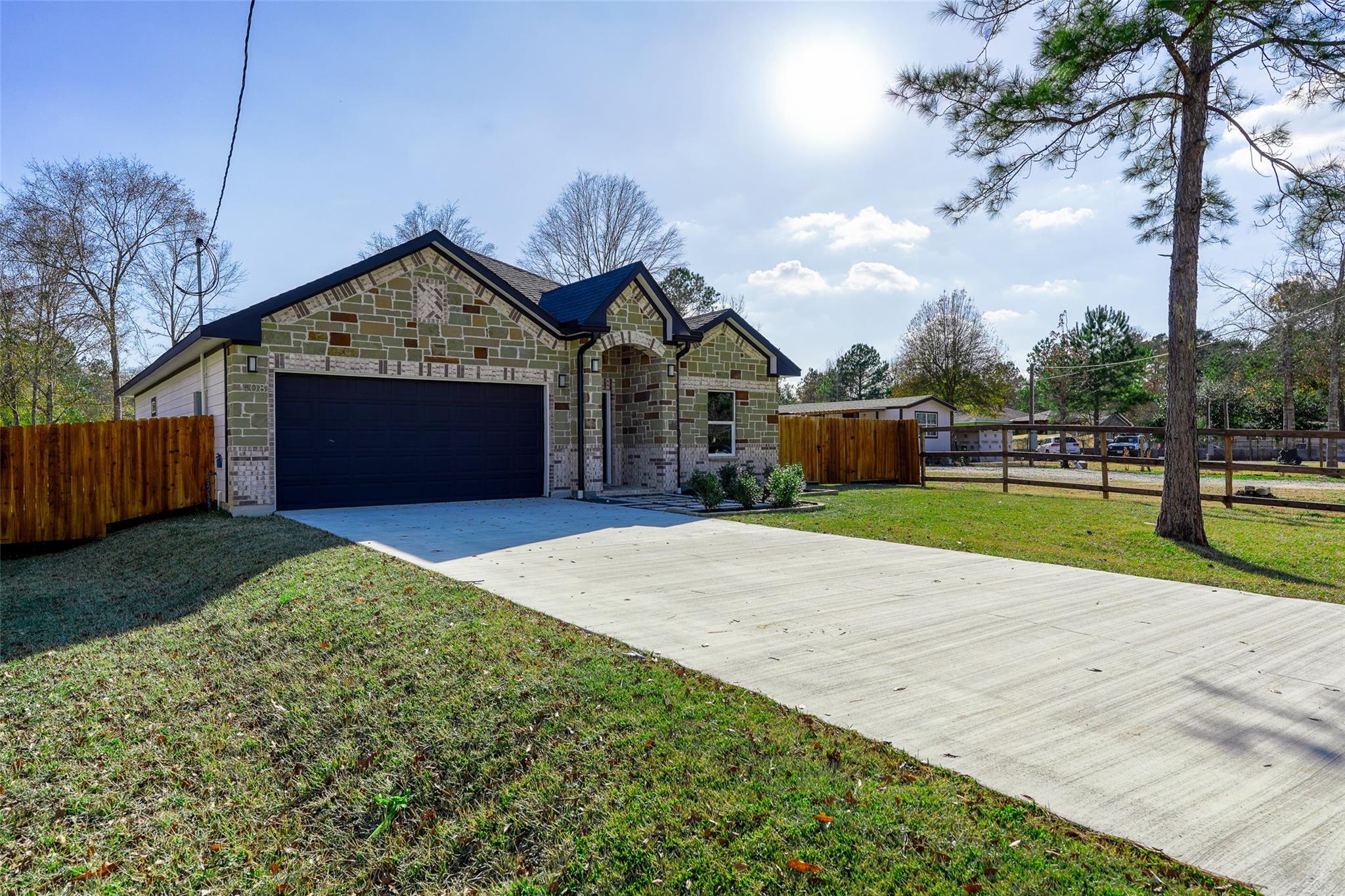 408 County Rd 3414, Cleveland, TX 77327 — photo 2