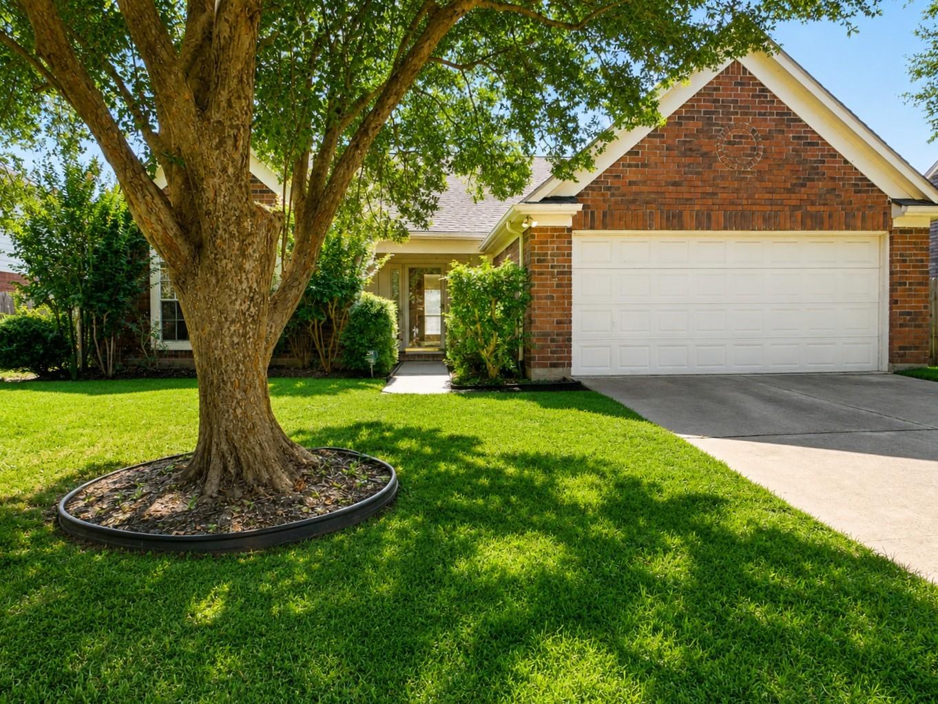 3904 Spring Circle Drive E — photo
