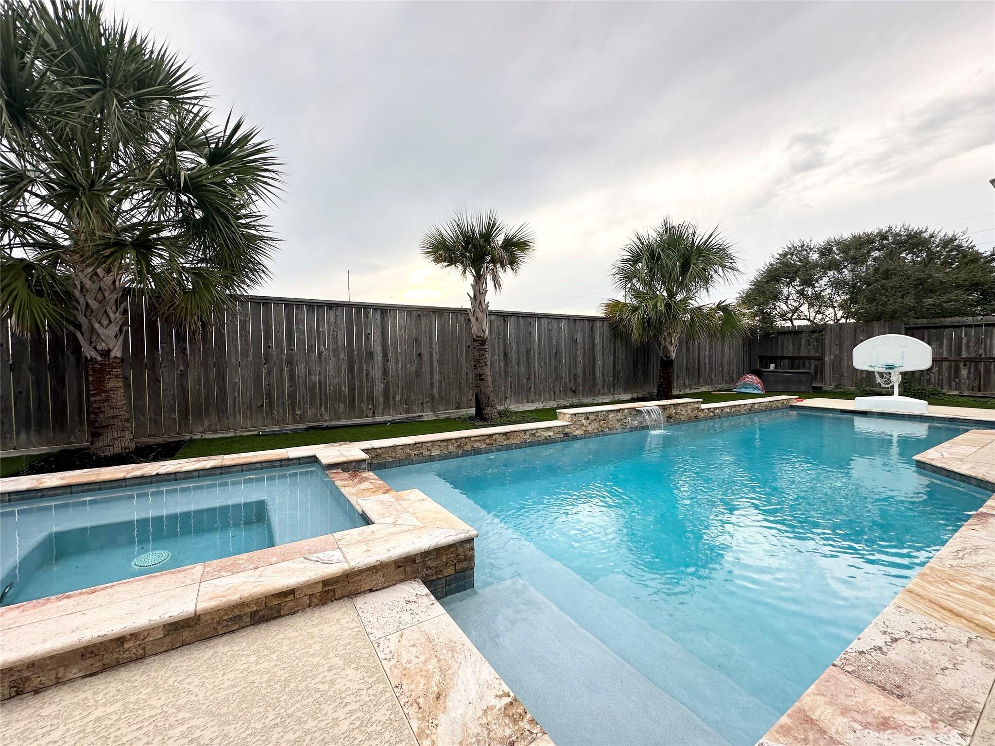 17815 Gables Bend Drive — photo