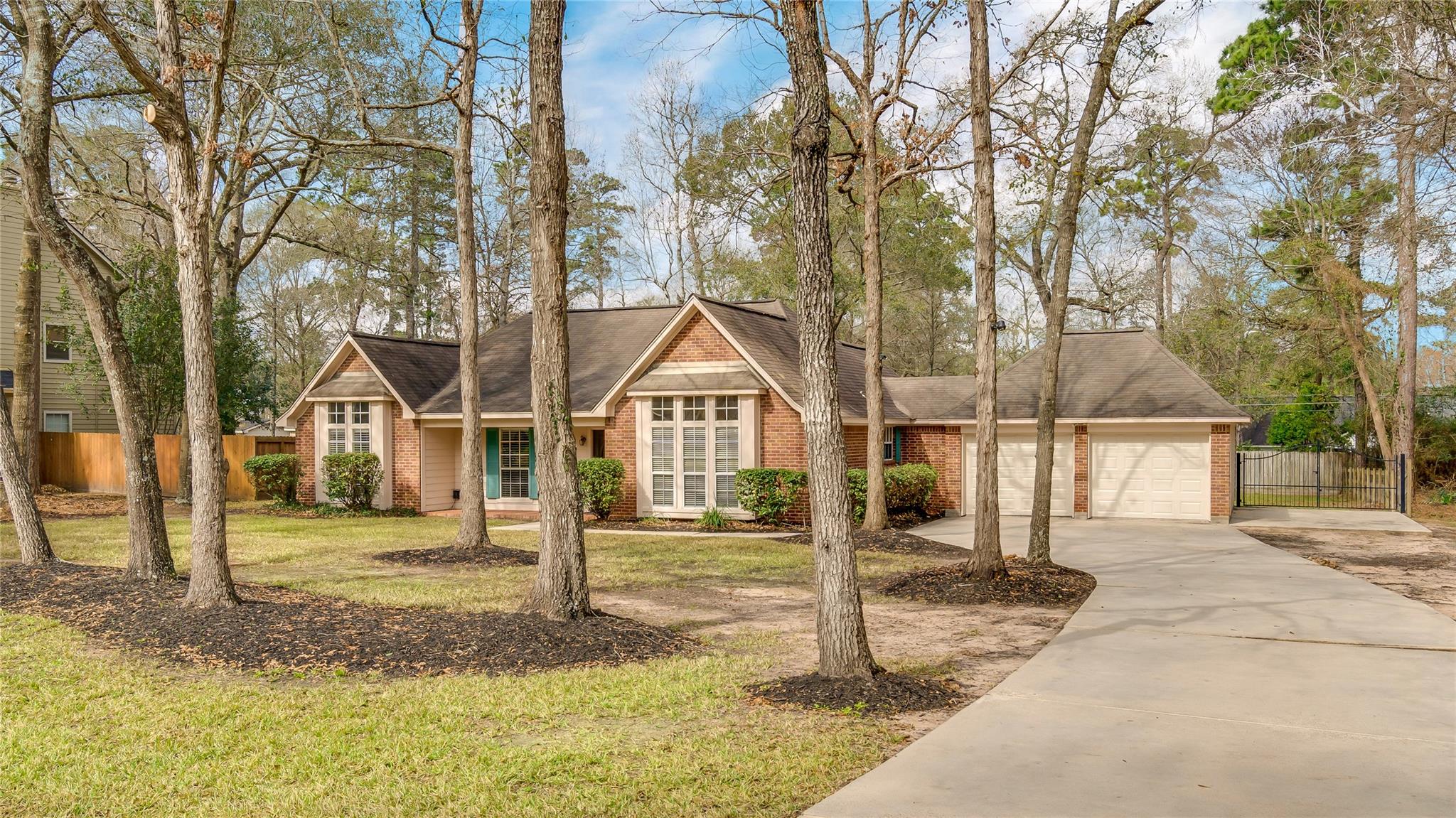 2460 Pebblebrook Circle — photo