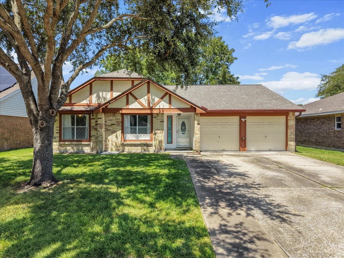 2790 Pinewood Drive — photo