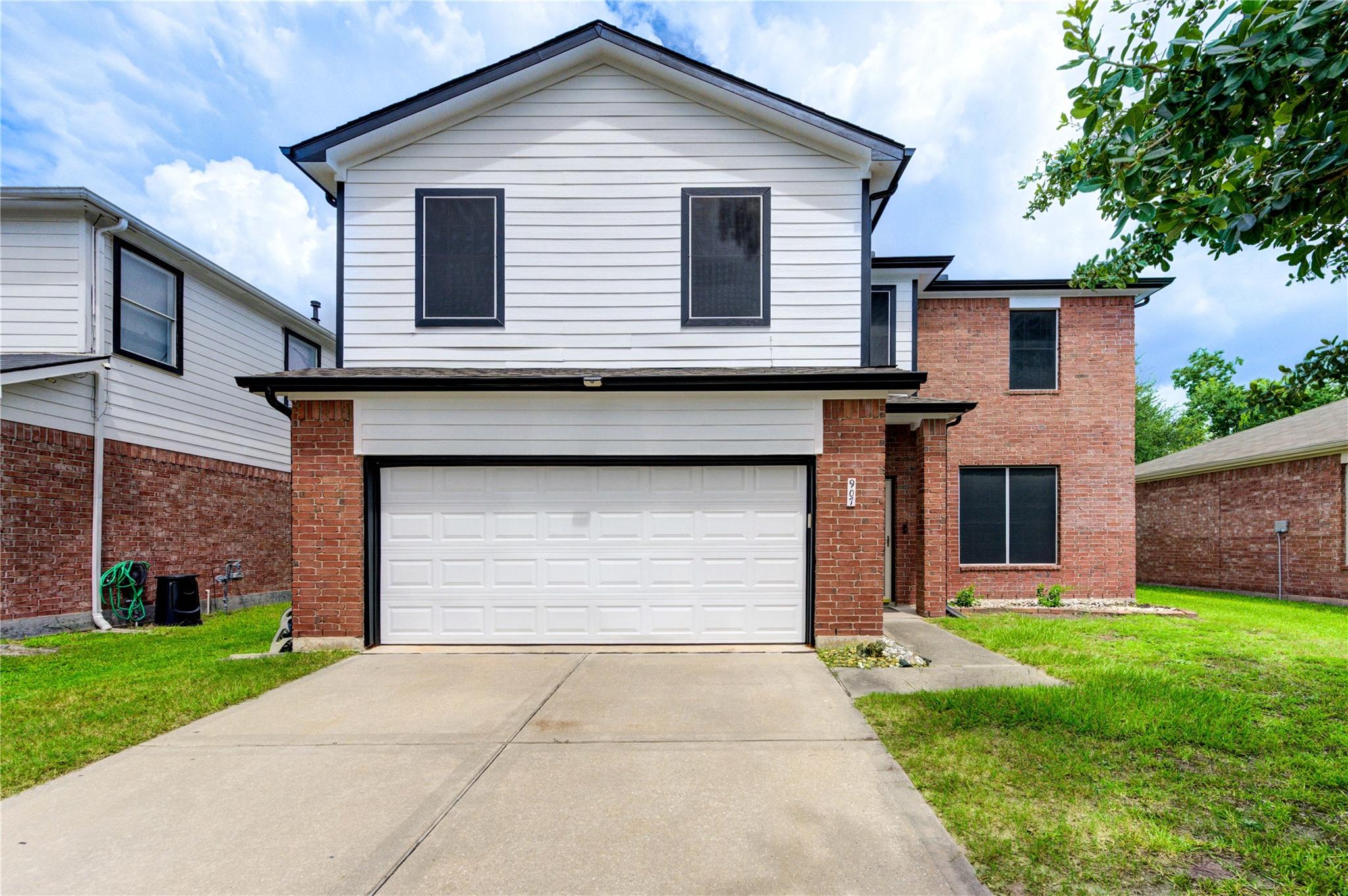 907 Saginaw Bay Court — photo