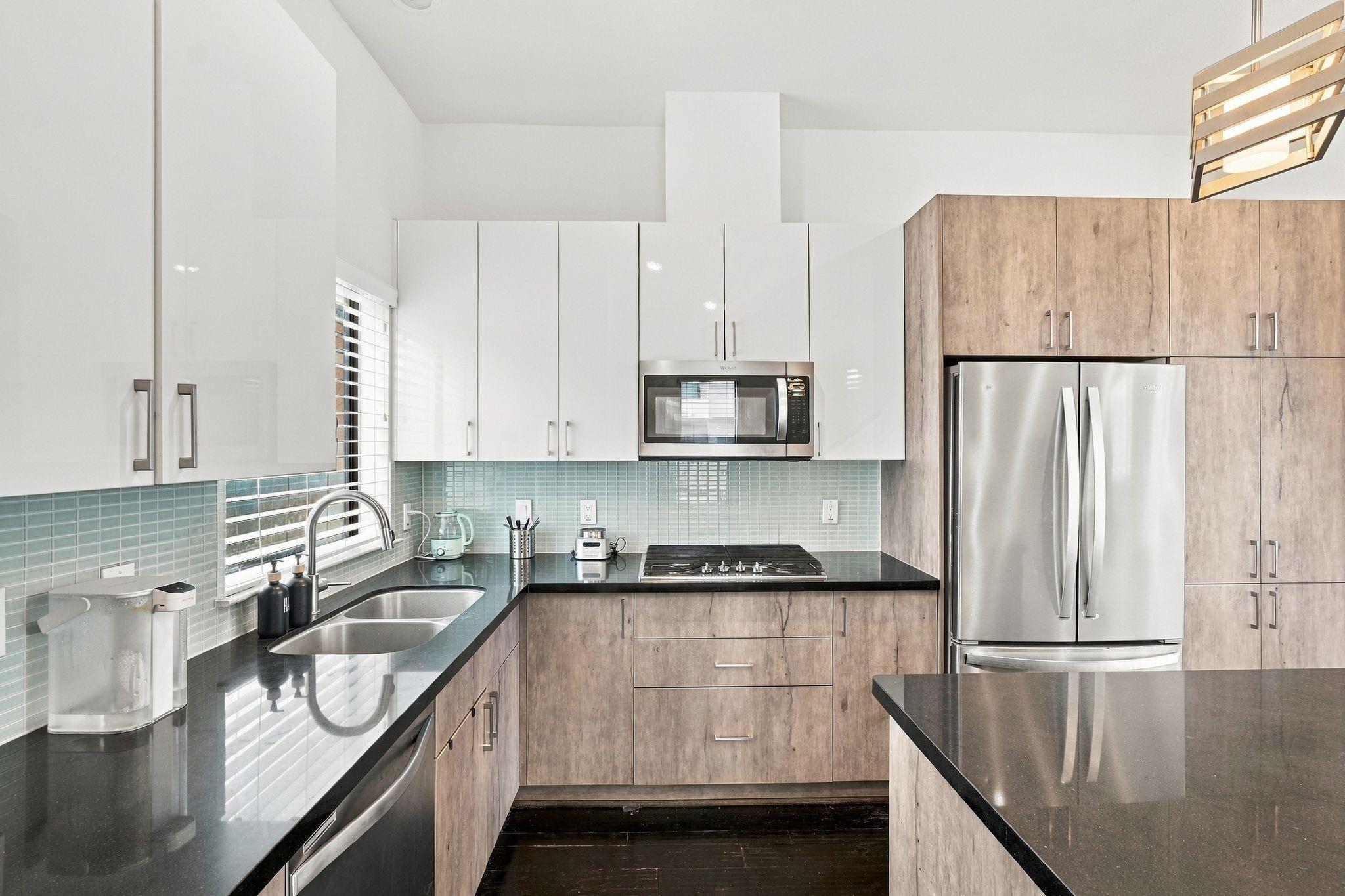 2401 Crawford Street Unit C2a — photo